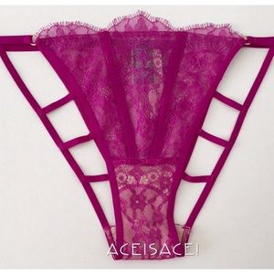 NWT* VERY SEXY Low Rise String Bikini Panties